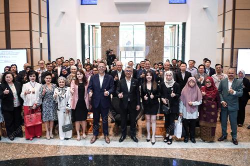 TENGKU DATUK SERI ZAFRUL TENGKU ABDUL AZIZ