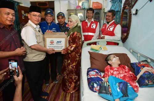 DATUK DR MOHD NAIM MOKHTAR