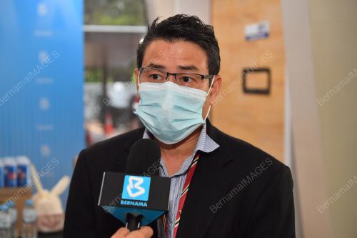 PENYERAHAN TAJAAN MAKANAN DRB-HICOM