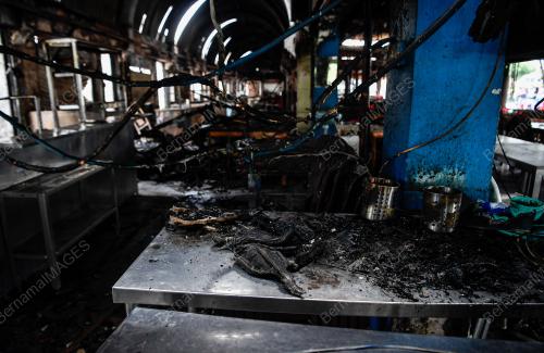 TINJAUAN MEDAN SELERA AU5 TERBAKAR