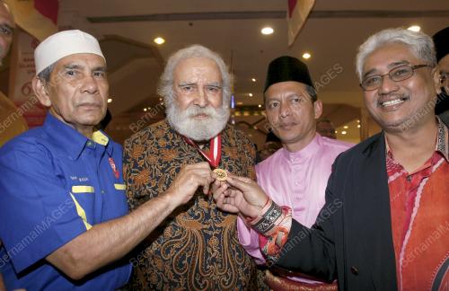 PROF DR SYED MUHAMMAD NAQUIB AL_ATTAS