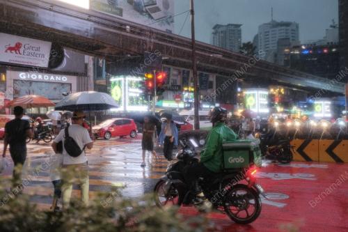 TINJAUAN HARI PEKERJA