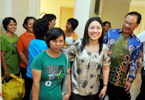 KL49_02062012_PEMBANTU