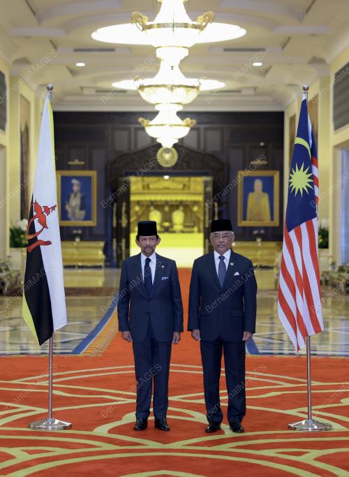 AL-SULTAN ABDULLAH RI'AYATUDDIN AL-MUSTAFA BILLAH SHAH
