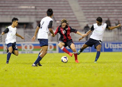 KL49_04102013_BOLASEPAK