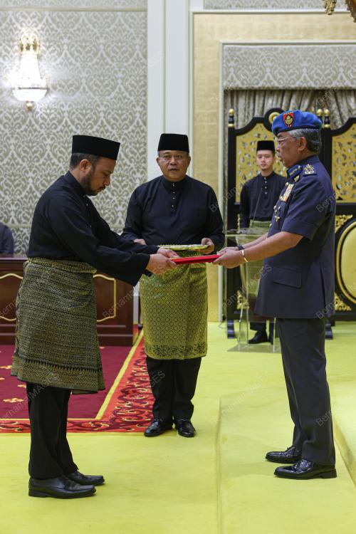AL- SULTAN ABDULLAH RI'AYATUDDIN AL-MUSTAFA BILLAH SHAH
