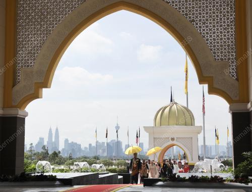 AL-SULTAN ABDULLAH RI'AYATUDDIN AL-MUSTAFA BILLAH SHAH