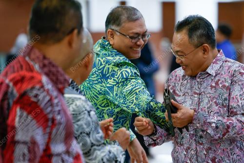 DATUK SERI DR SHAMSUL ANUAR NASARAH