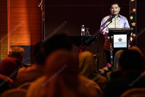RAFIZI RAMLI