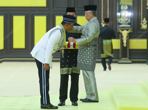 AL-SULTAN ABDULLAH RI'AYATUDDIN AL-MUSTAFA BILLAH SHAH