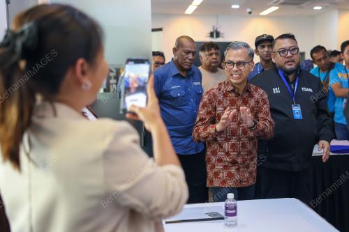 FAHMI FADZIL