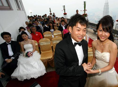 WEDDING MADE IN THE SKY