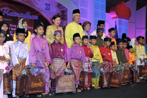 KL49_08082012_KARISMA