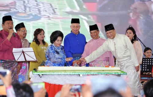 KL49_08082013_PM_AIDILFITRI