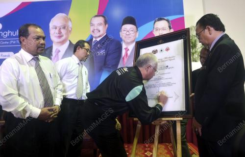 KL49_08122016_PM_PENGHULU