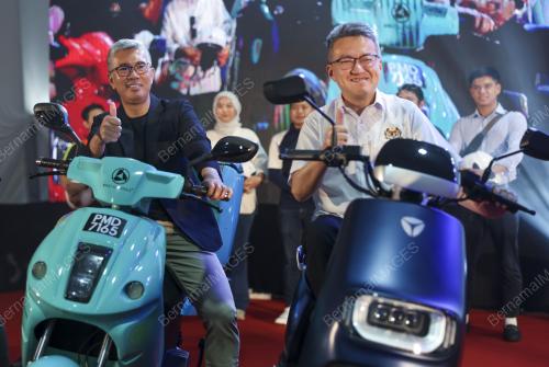 TENGKU DATUK SERI ZAFRUL TENGKU ABDUL AZIZ