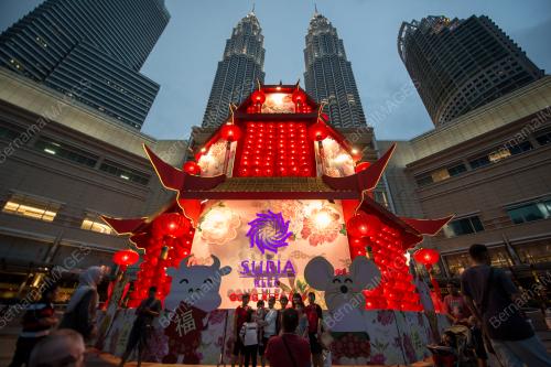 TINJAUAN TAHUN BARU CINA