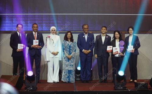 DATUK SERI DR DZULKEFLY AHMAD