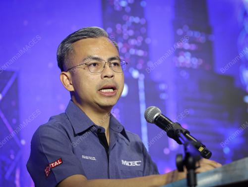 FAHMI FADZIL