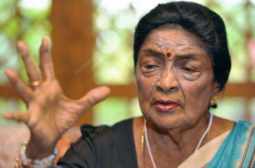 KL49_11082013_DEVAKI