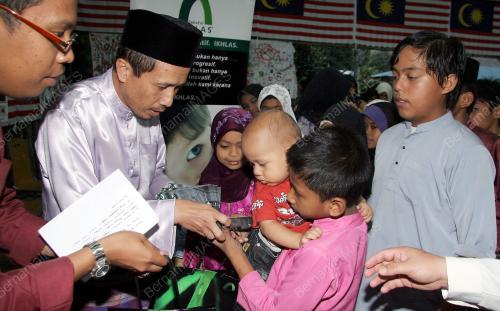 WAN MOHD FADZLULLAH WAN ABDULLAH