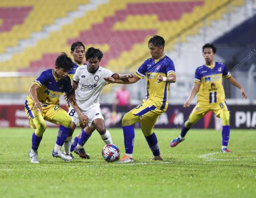 PDRM FC LAWAN MALAYSIAN UNIVERSITY
