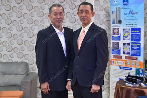 DESTINA KERJA SAMA LAGENDA BADMINTON