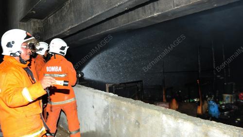KL49_15012015_PANGSAPURI_TERBAKAR