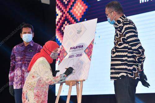 DATUK SERI NANCY SHUKRI