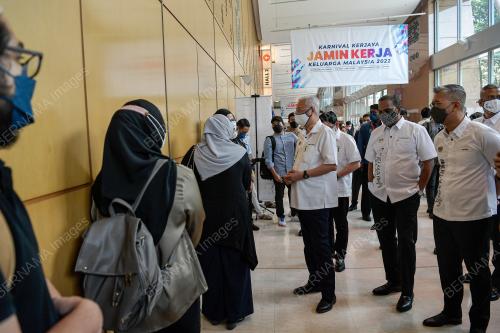 DATUK SERI ISMAIL SABRI YAAKOB