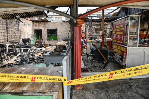KEDAI SELAYANG SEGAR TERBAKAR