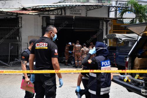 KILANG MELETUP DI PUCHONG UTAMA