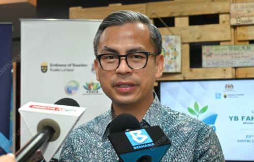 FAHMI FADZIL
