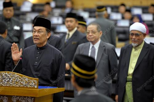 KL49_24062013_PARLIMEN