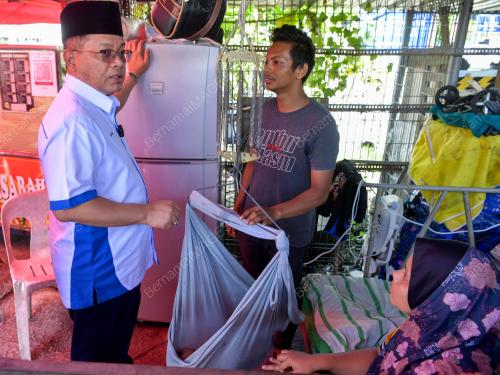 DATUK DR MOHD NAI'M MOKHTAR