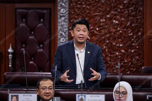 DATUK LUKANISMAN AWANG SAUNI