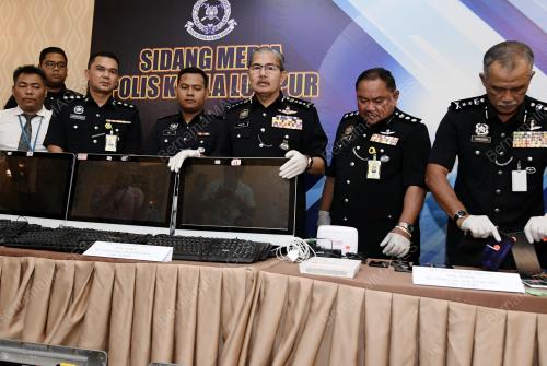 KL49_251018-POLIS_BN201810241834_25102018