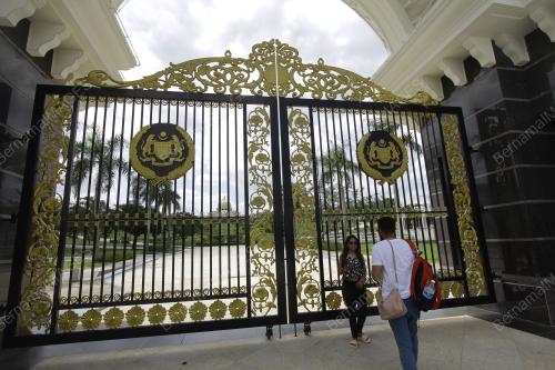 PELANCONG DI ISTANA NEGARA