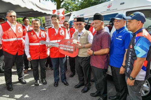 DATUK DR MOHD NAIM MOKHTAR