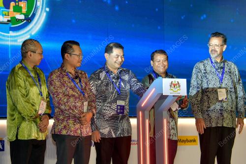 RAFIZI RAMLI
