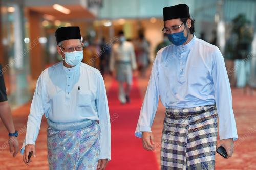 DATUK SERI MUSTAPHA MOHAMED & SENATOR WAN AHMAD FAYHSAL AHMAD KAMAL