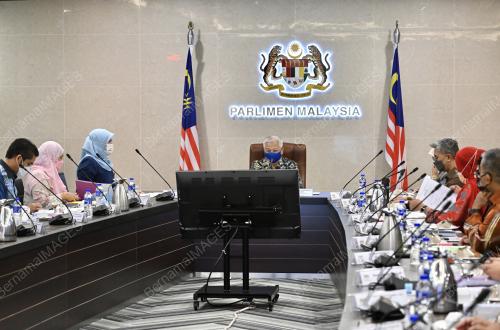 DATUK SERI ISMAIL SABRI YAAKOB