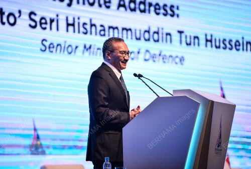 DATUK SERI HISHAMMUDDIN TUN HUSSEIN