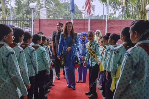 KL49_29092018_TUANKU_BN201809289303