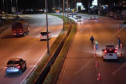 POLIS SEDIA LAKSANA SEKATAN JALAN RAYA