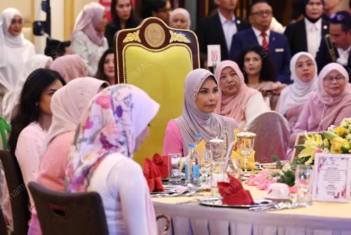 SULTANAH NUR ZAHIRAH