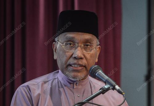 DATUK IDRIS AHMAD