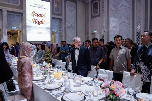DATUK SERI FADILLAH YUSOF
