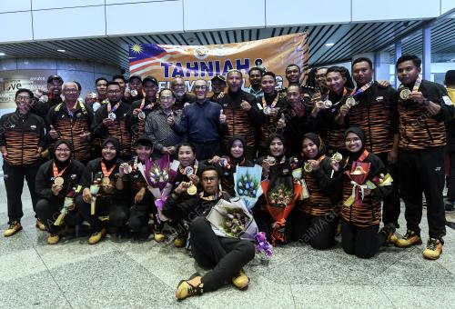 KETIBAAN ATLET BOWLING PADANG DARI SUKAN SEA 201