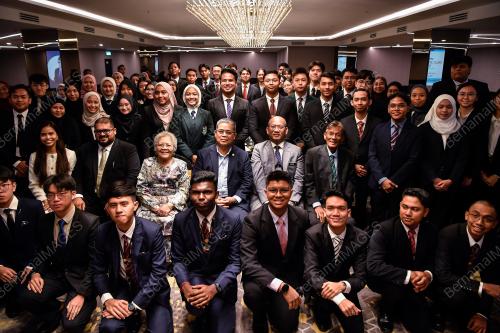 DATUK AARON AGO DAGANG